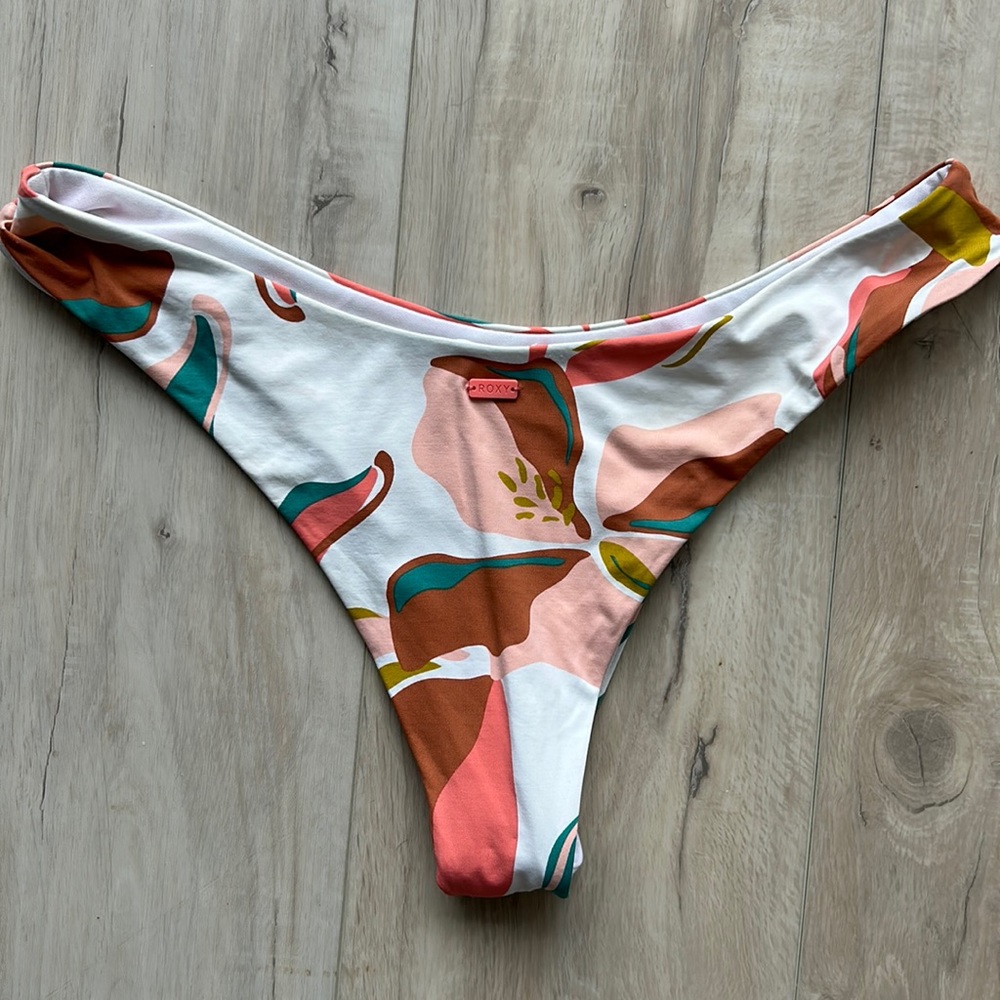 Roxy L swim bottom